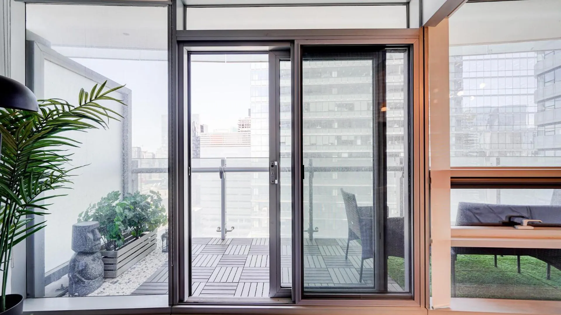The Urban Escape Apartment Toronto 0*,  Canada